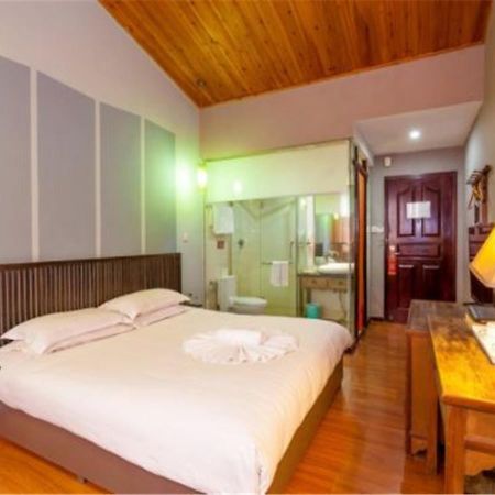 Starway Flower Hotel Чънду Екстериор снимка